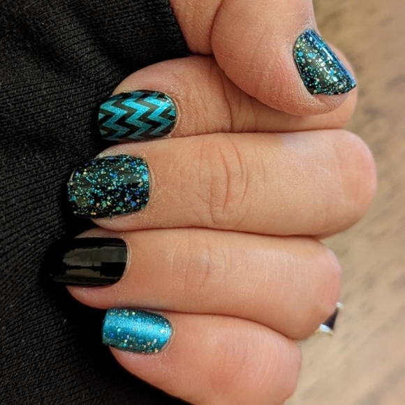 Color Street Nail Polish Strips in shade Midnight in Manhattan - Picture 5 of 5